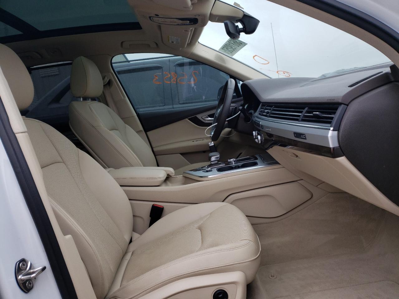 Photo 5 from auction – 2019 AUDI Q7 PREMIUM with VIN WA1LHAF72KD038514