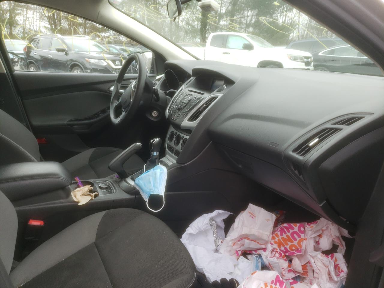 Photo 5 from auction – 2014 FORD FOCUS SE with VIN 1FADP3K2XEL415612