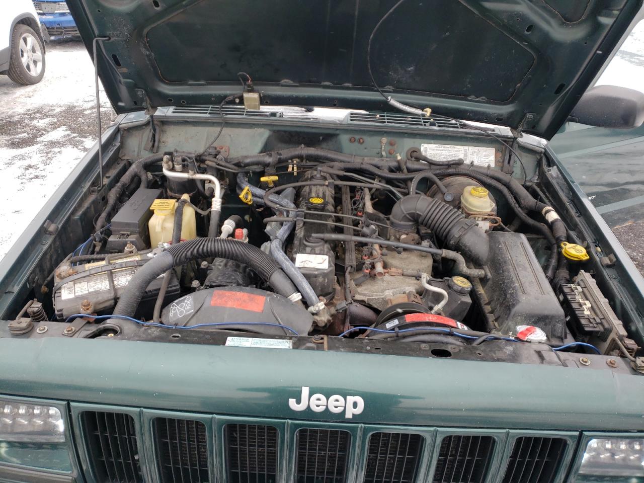 Photo 7 from auction – 2000 JEEP CHEROKEE S with VIN 1J4FF48S8YL174067