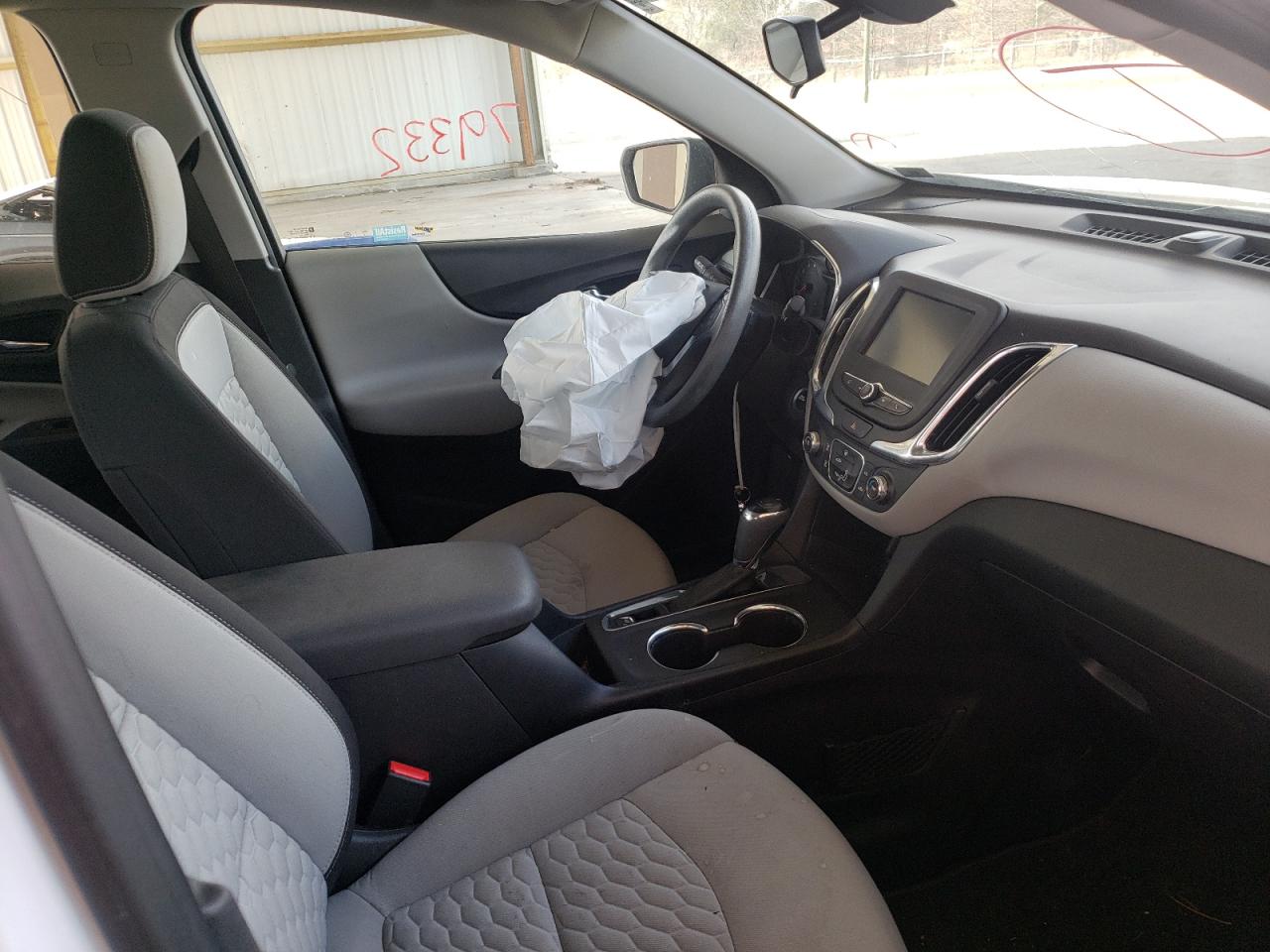 Photo 5 from auction – 2018 CHEVROLET EQUINOX LS with VIN 2GNAXHEV8J6142275
