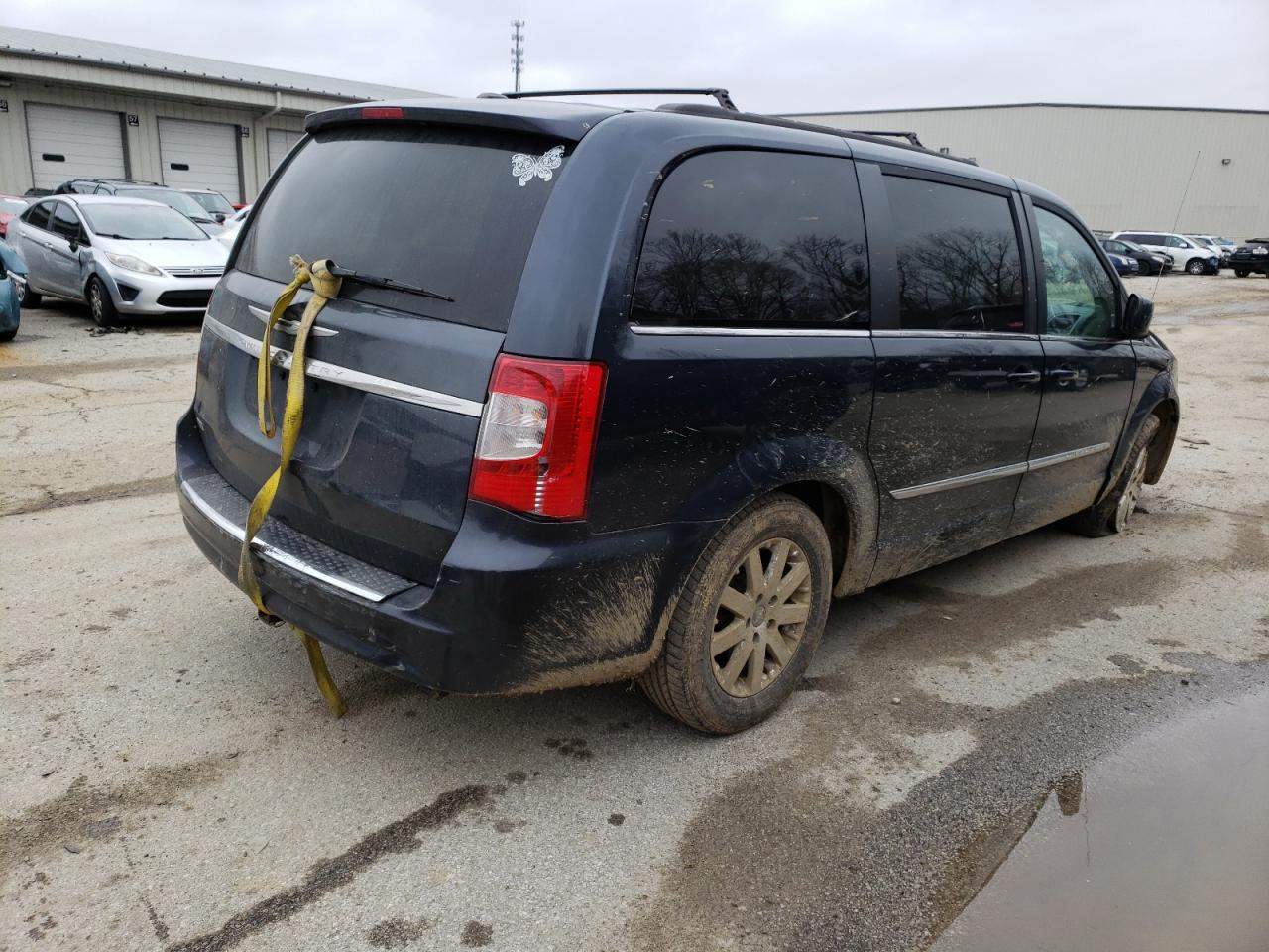 Photo 4 from auction – 2014 CHRYSLER TOWN & COU with VIN 2C4RC1BG1ER395057