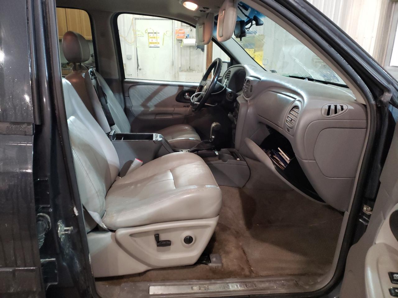 Photo 5 from auction – 2005 CHEVROLET TRAILBLAZE with VIN 1GNET16S856110351