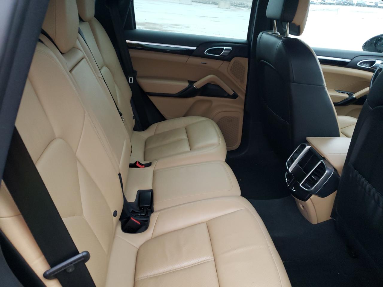 Photo 6 from auction – 2014 PORSCHE CAYENNE with VIN WP1AA2A23ELA95249