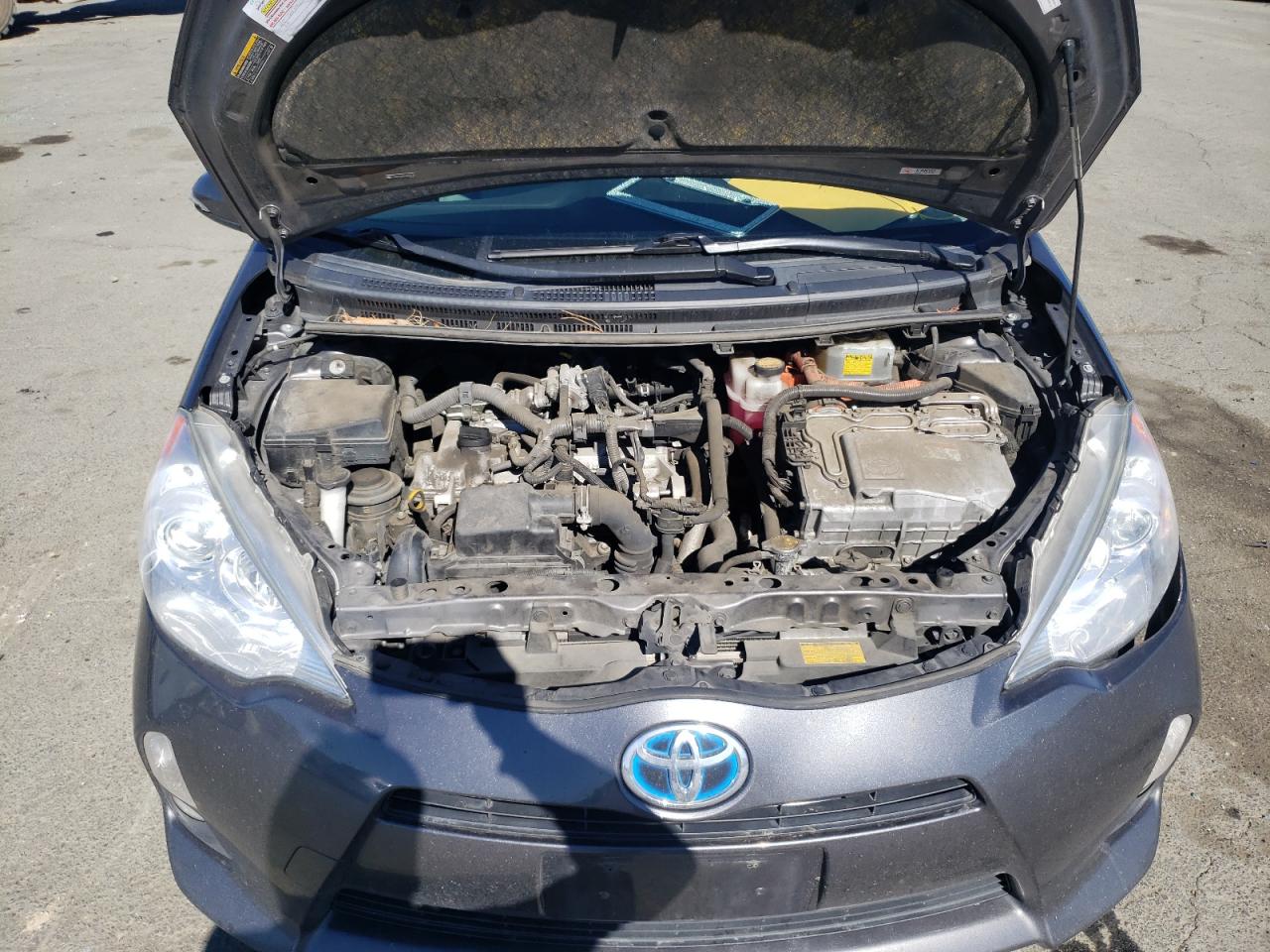 Photo 7 from auction – 2012 TOYOTA PRIUS C with VIN JTDKDTB33C1010123