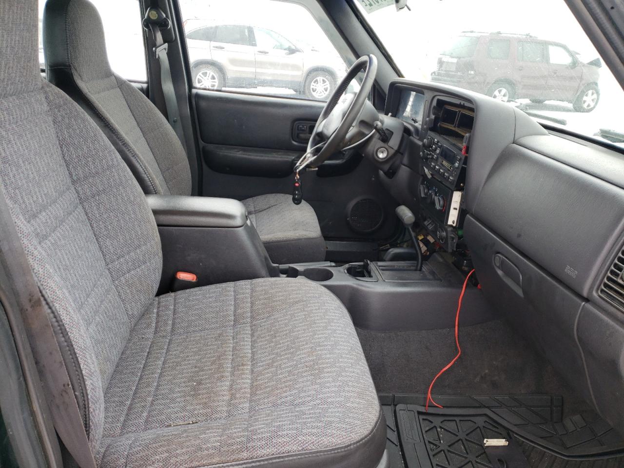 Photo 5 from auction – 2000 JEEP CHEROKEE S with VIN 1J4FF48S8YL174067
