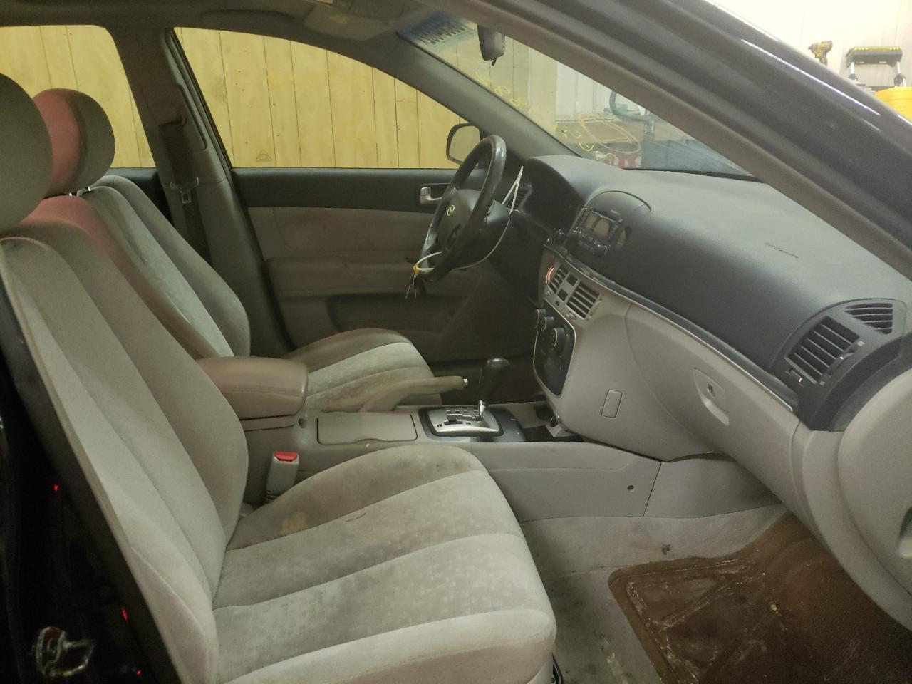 Photo 5 from auction – 2006 HYUNDAI SONATA with VIN 5NPEU46F96H141626
