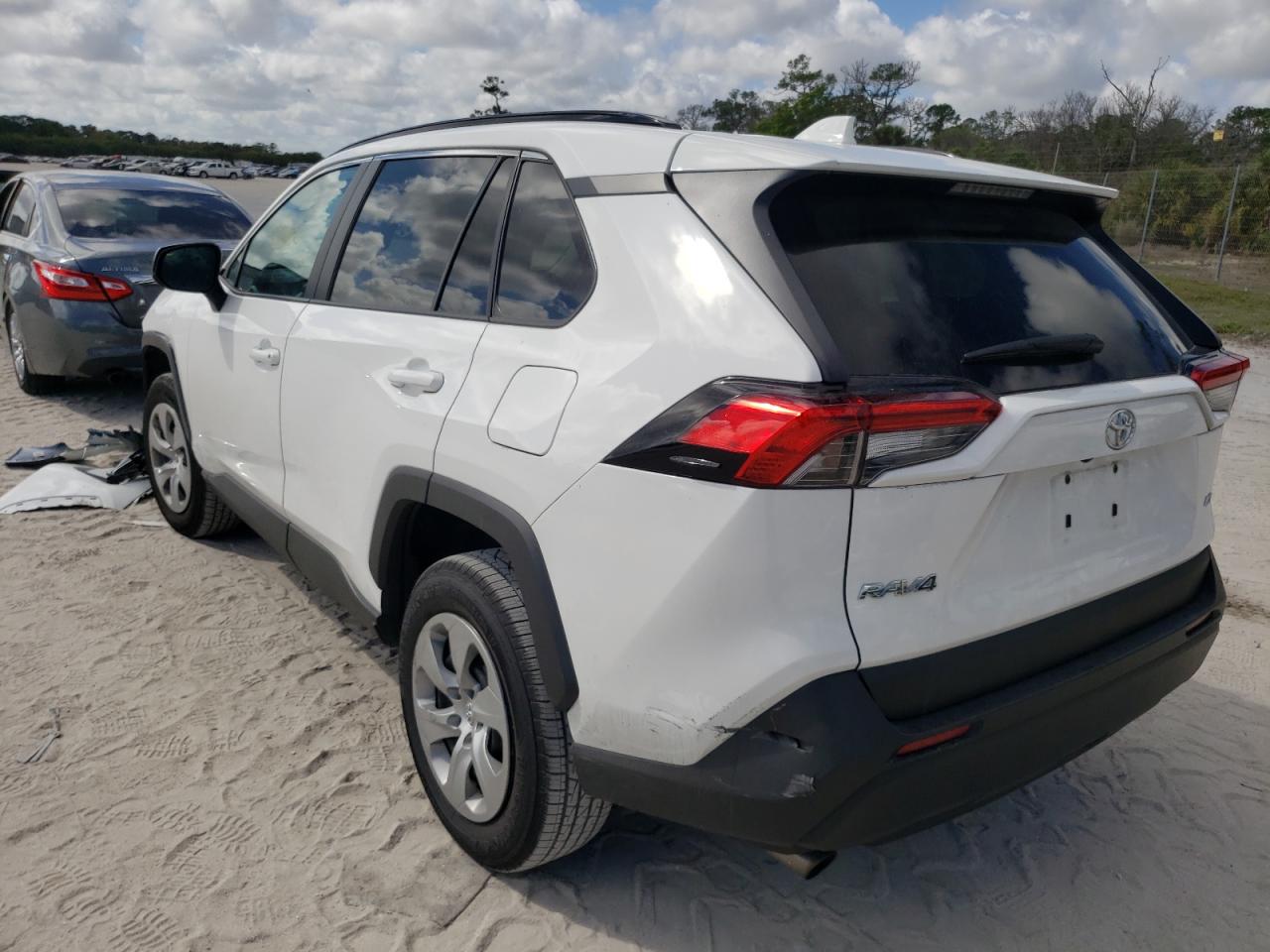Photo 3 from auction – 2020 TOYOTA RAV4 LE with VIN 2T3H1RFVXLW080317