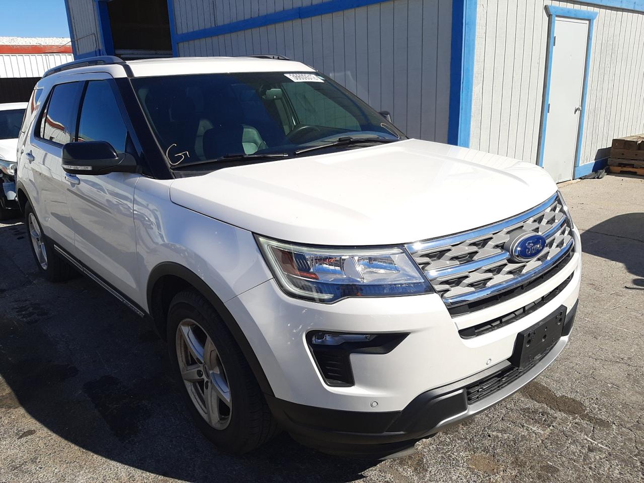 FORD EXPLORER X 2018 with VIN 1FM5K7D81JGB56786 - Photo from auction