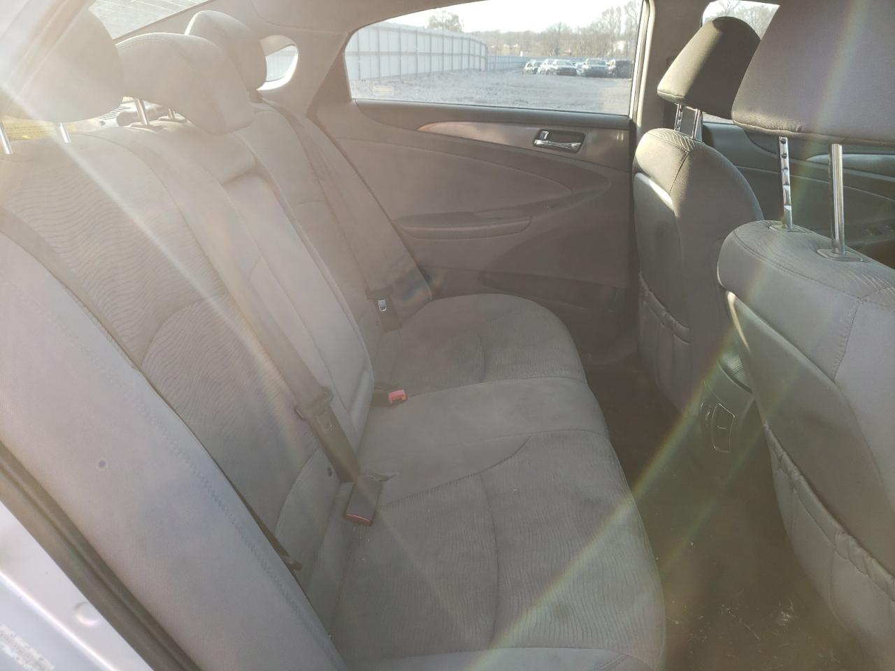 Photo 6 from auction – 2013 HYUNDAI SONATA HYB with VIN KMHEC4A42DA078958