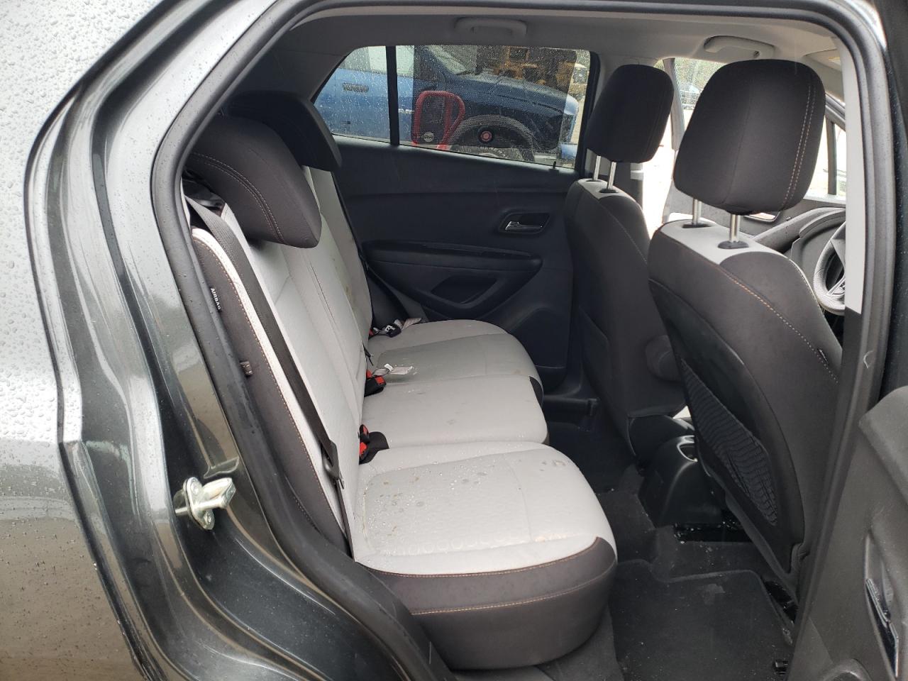Photo 6 from auction – 2020 CHEVROLET TRAX LS with VIN 3GNCJKSB3LL142460