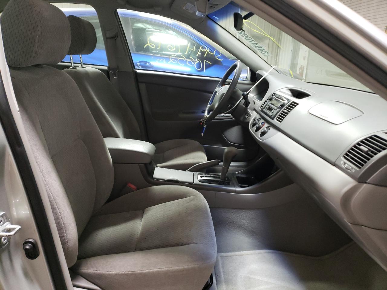 Photo 5 from auction – 2003 TOYOTA CAMRY LE with VIN 4T1BE32K93U208025