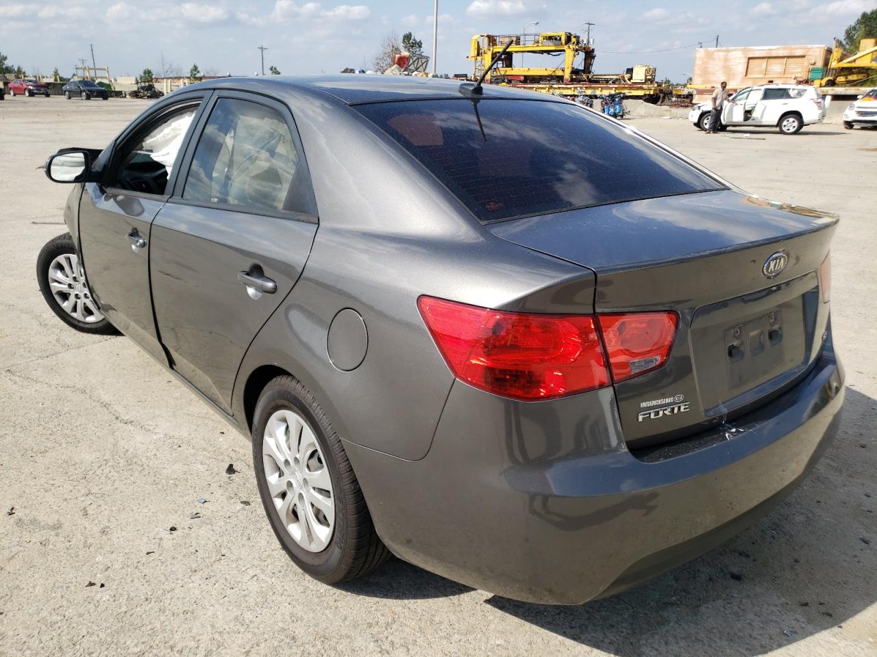 Photo 3 from auction – 2013 KIA FORTE EX with VIN KNAFU4A25D5696883