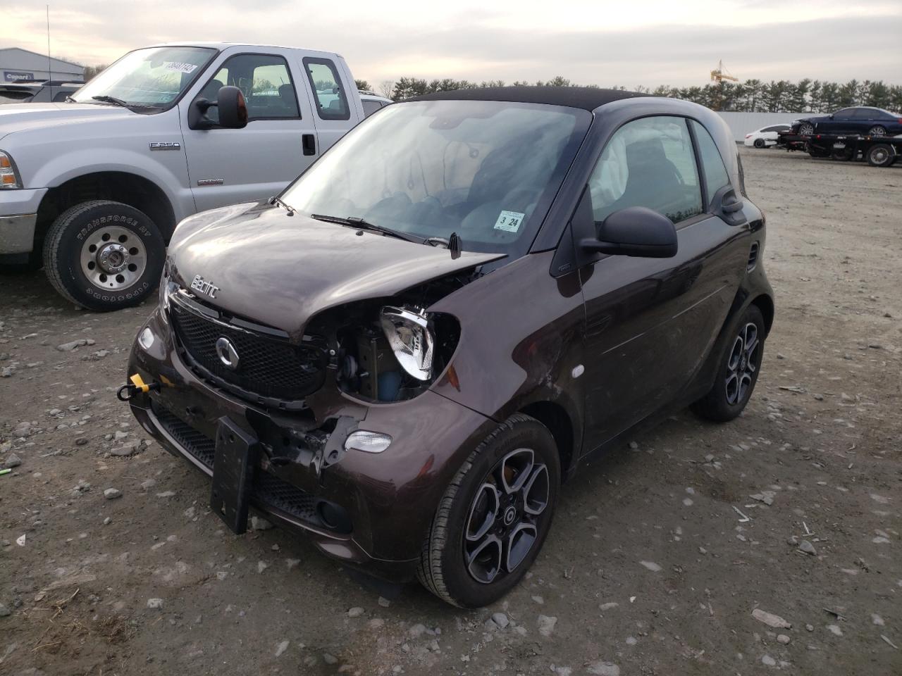 Photo 2 from auction – 2018 SMART FORTWO with VIN WMEFJ9BA5JK304028