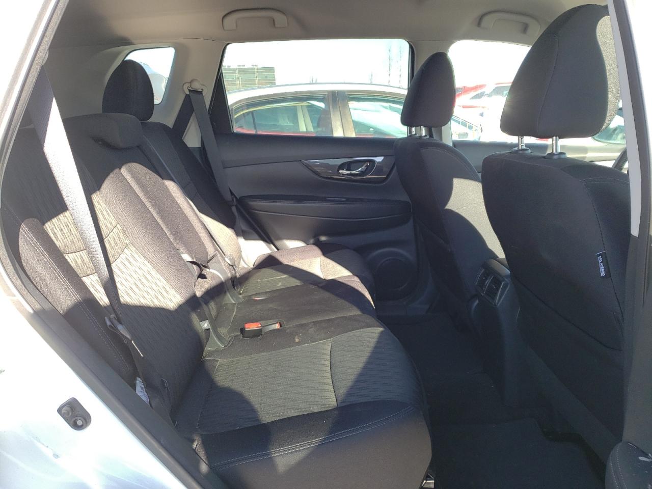 Photo 6 from auction – 2019 NISSAN ROGUE S with VIN 5N1AT2MV3KC835830