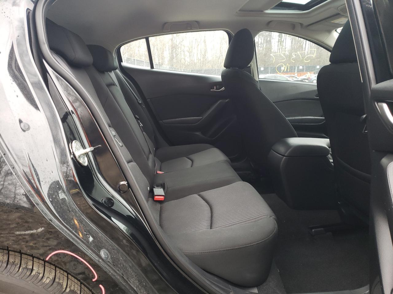 Photo 6 from auction – 2016 MAZDA 3 TOURING with VIN JM1BM1M77G1341121