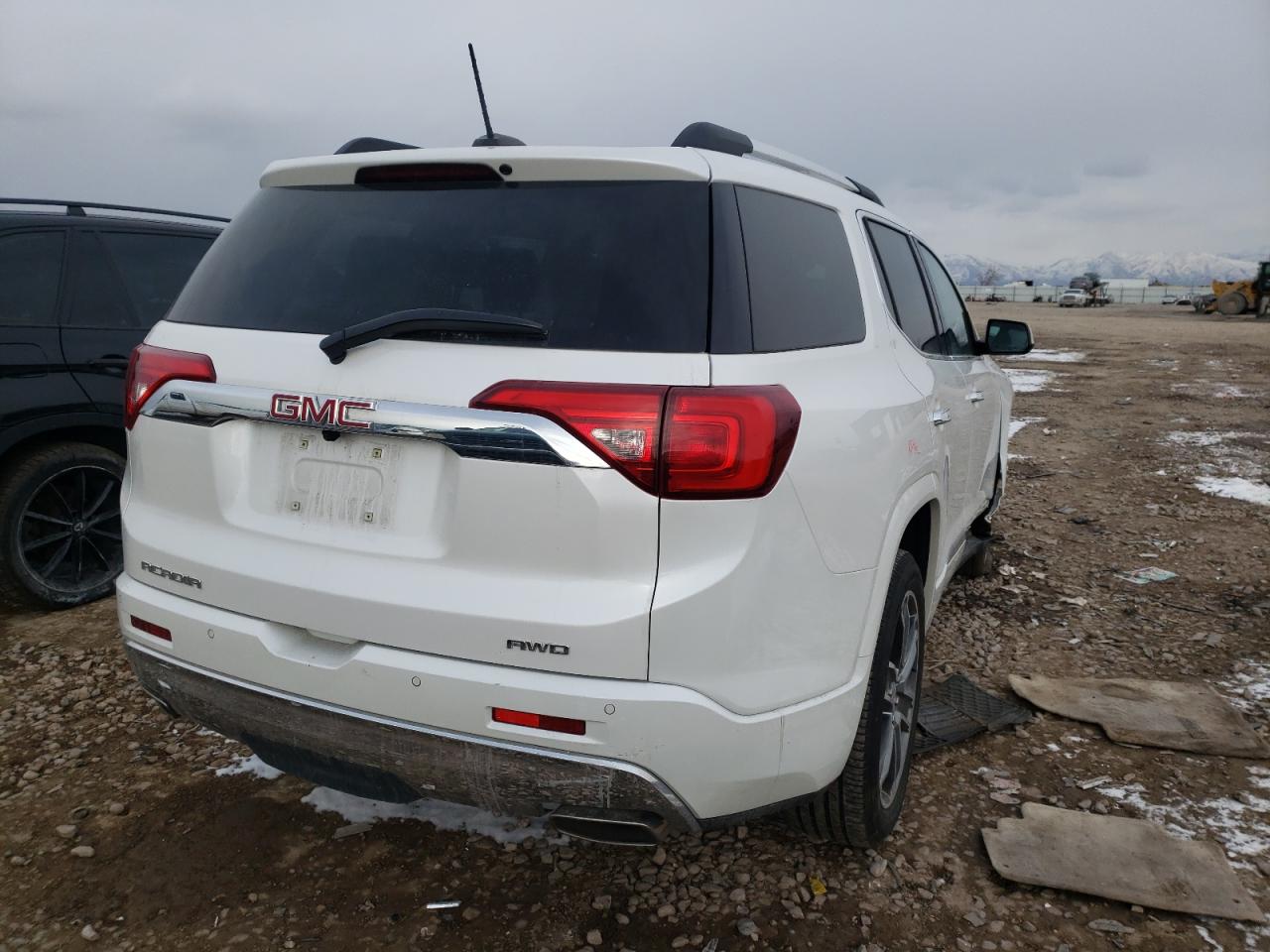 Photo 4 from auction – 2017 GMC ACADIA DEN with VIN 1GKKNXLS1HZ135435