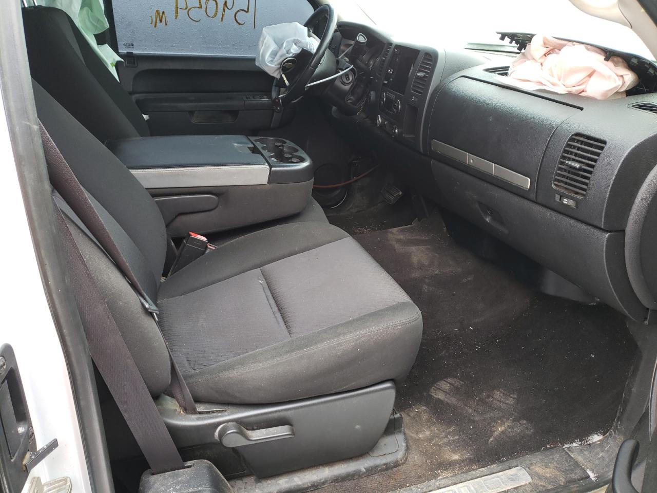 Photo 5 from auction – 2011 CHEVROLET SILVERADO with VIN 1GCRKSE3XBZ219059