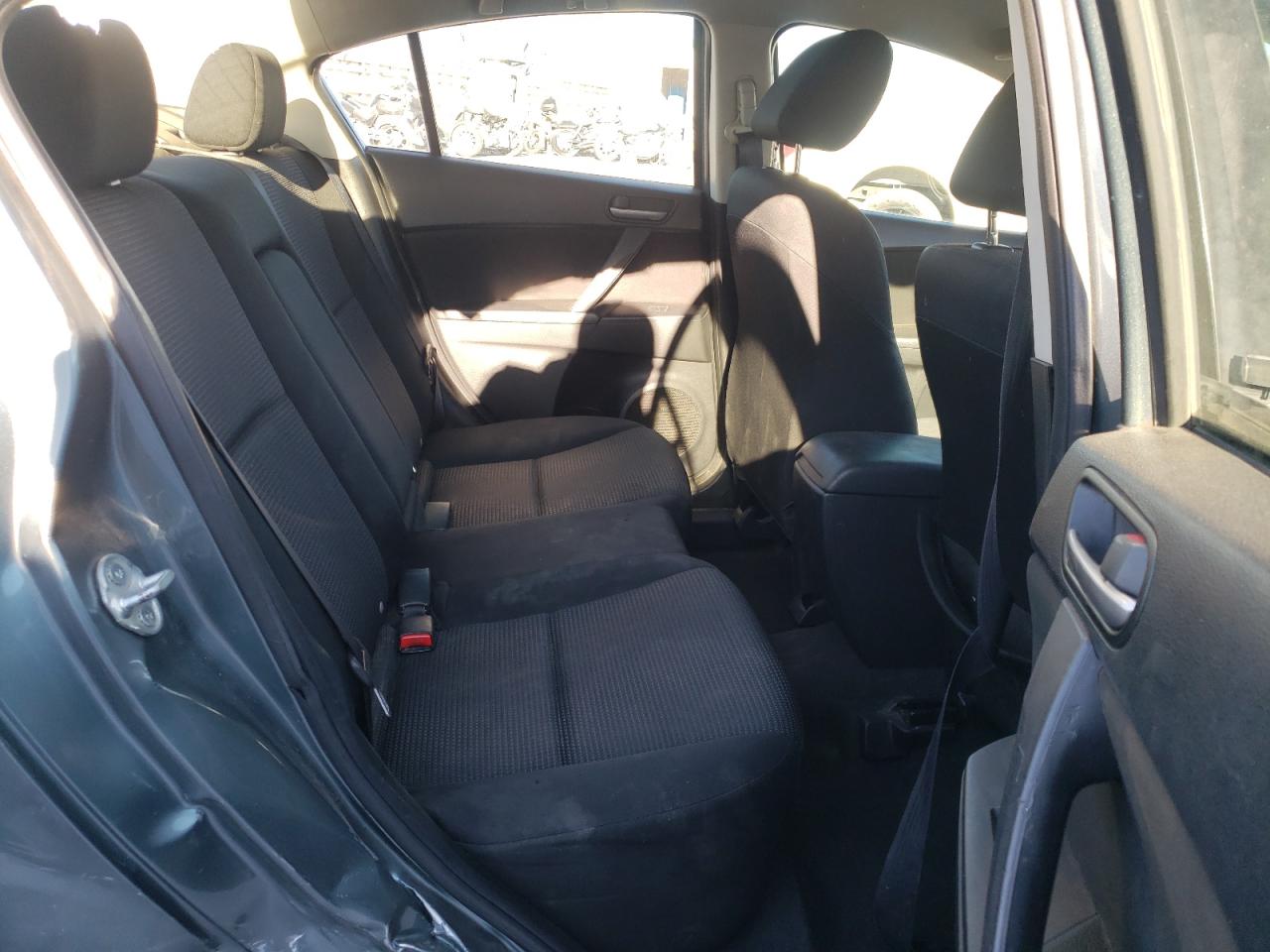 Photo 6 from auction – 2012 MAZDA 3 I with VIN JM1BL1V72C1618429