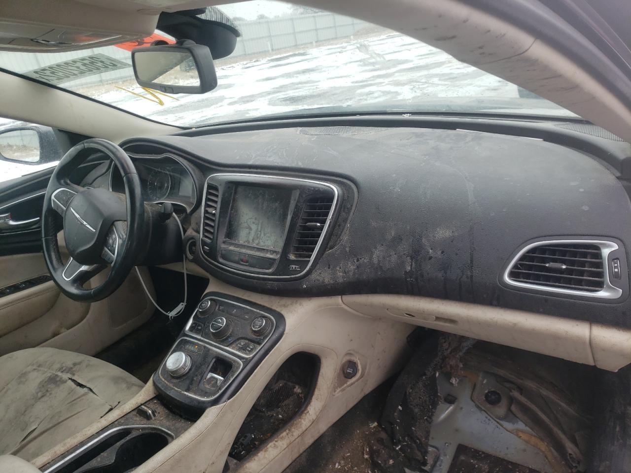 Photo 9 from auction – 2015 CHRYSLER 200 LIMITE with VIN 1C3CCCAB1FN664166