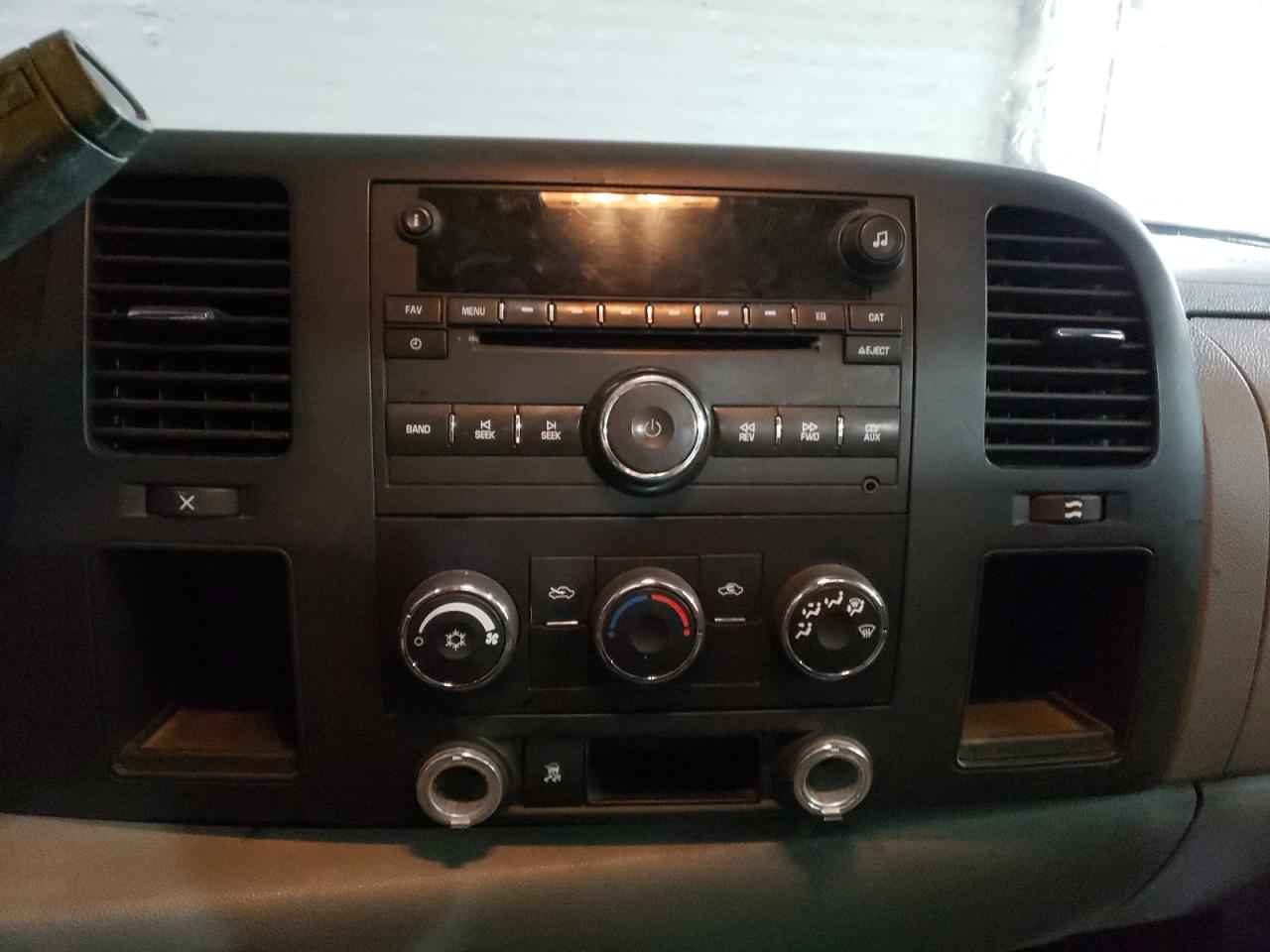 Photo 9 from auction – 2009 CHEVROLET SILVERADO with VIN 1GCEC14069Z127051