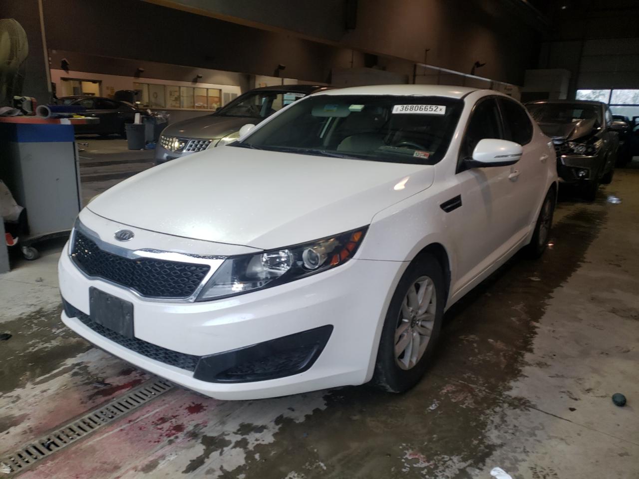 Photo 2 from auction – 2011 KIA OPTIMA LX with VIN KNAGM4A71B5131673