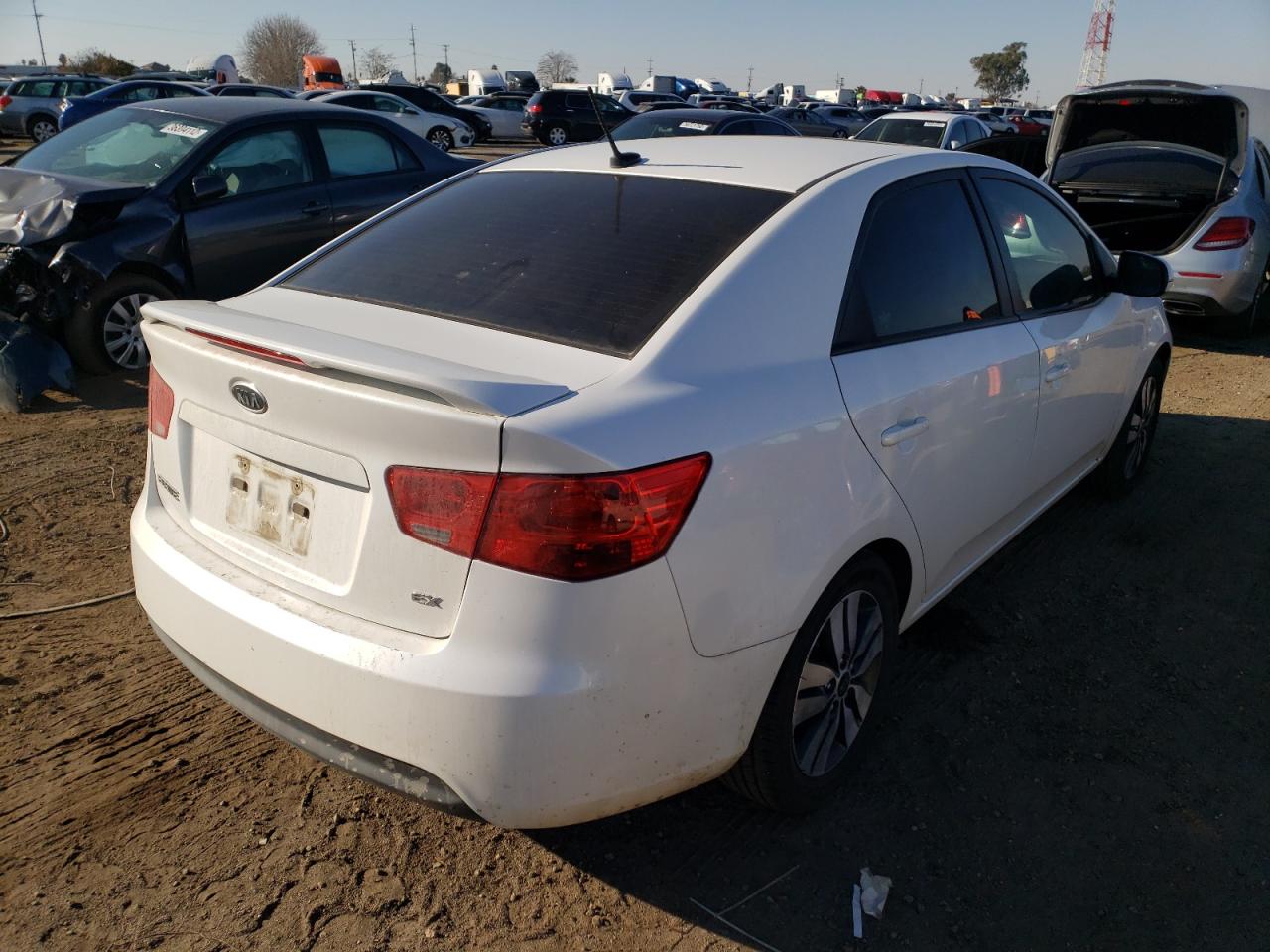 Photo 4 from auction – 2013 KIA FORTE EX with VIN KNAFU4A28D5693525