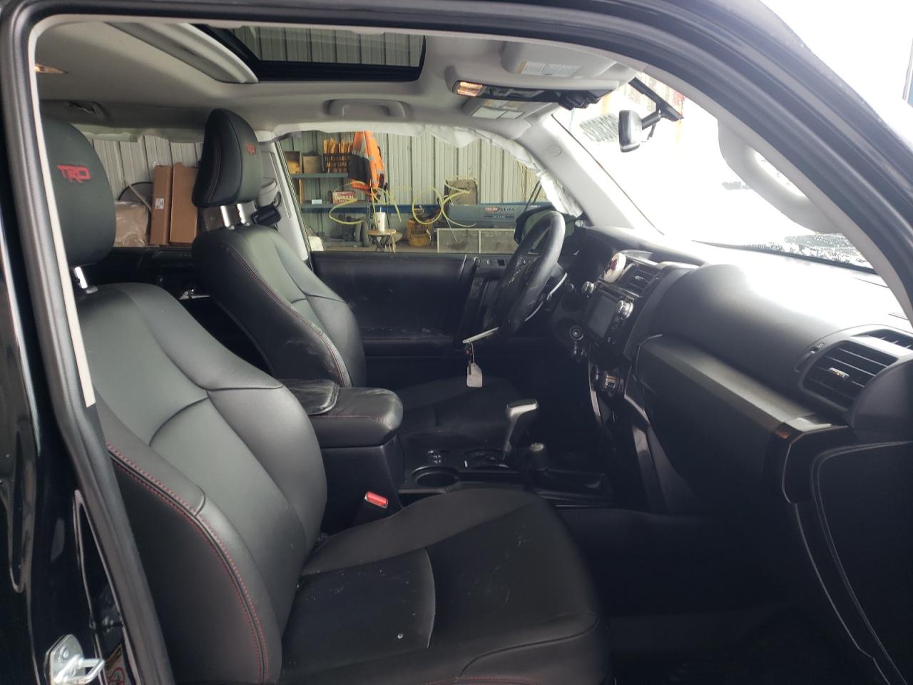 Photo 5 from auction – 2019 TOYOTA 4RUNNER SR with VIN JTEBU5JR9K5617843