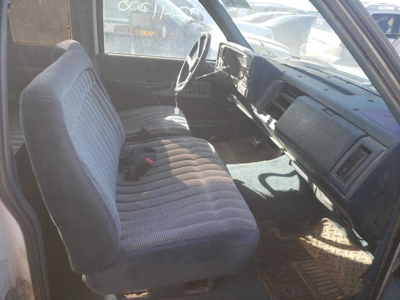 Photo 5 from auction – 1990 GMC SIERRA C15 with VIN 2GTEC19K0L1562433