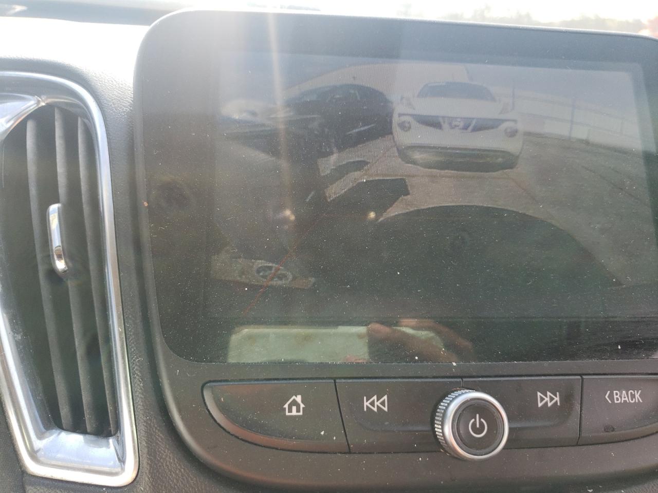 Photo 9 from auction – 2018 CHEVROLET MALIBU LT with VIN 1G1ZD5ST5JF253841