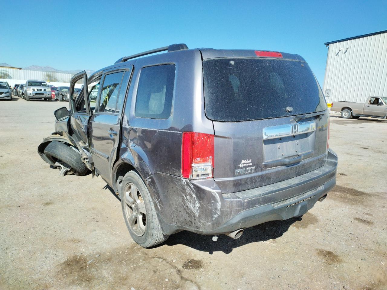 Photo 3 from auction – 2015 HONDA PILOT EX with VIN 5FNYF3H40FB018017