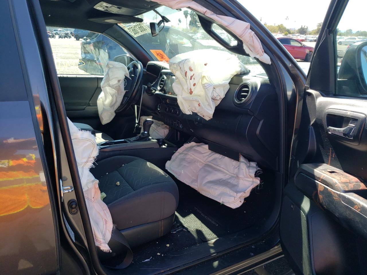 Photo 5 from auction – 2016 TOYOTA TACOMA DOU with VIN 3TMAZ5CN2GM009353