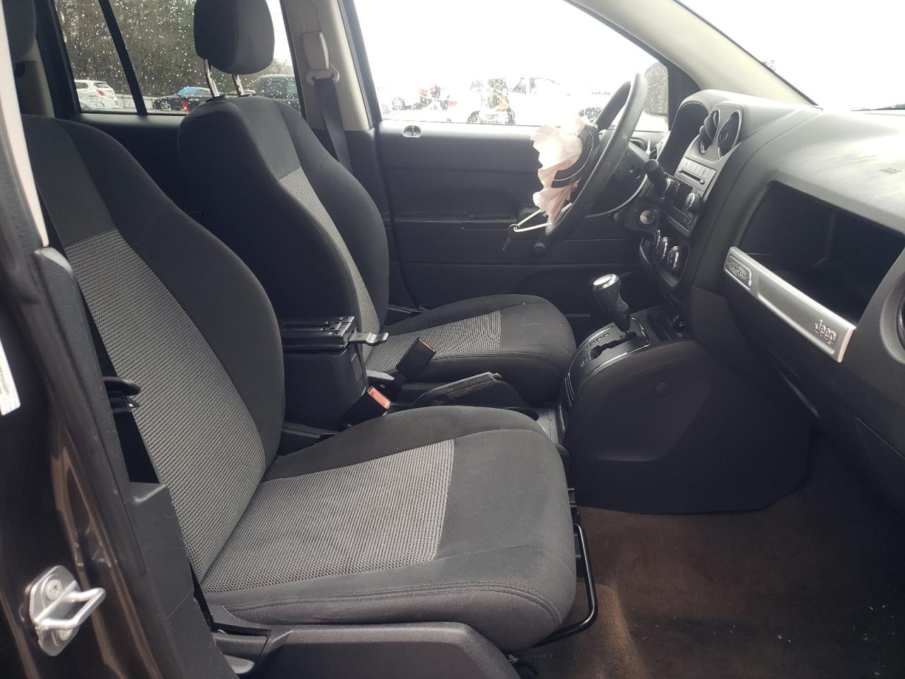 Photo 5 from auction – 2017 JEEP COMPASS SP with VIN 1C4NJCBB1HD132823