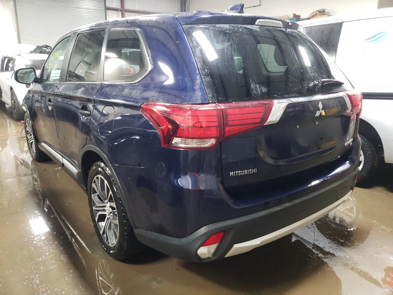 Photo 3 from auction – 2017 MITSUBISHI OUTLANDER with VIN JA4AD3A37HZ041634