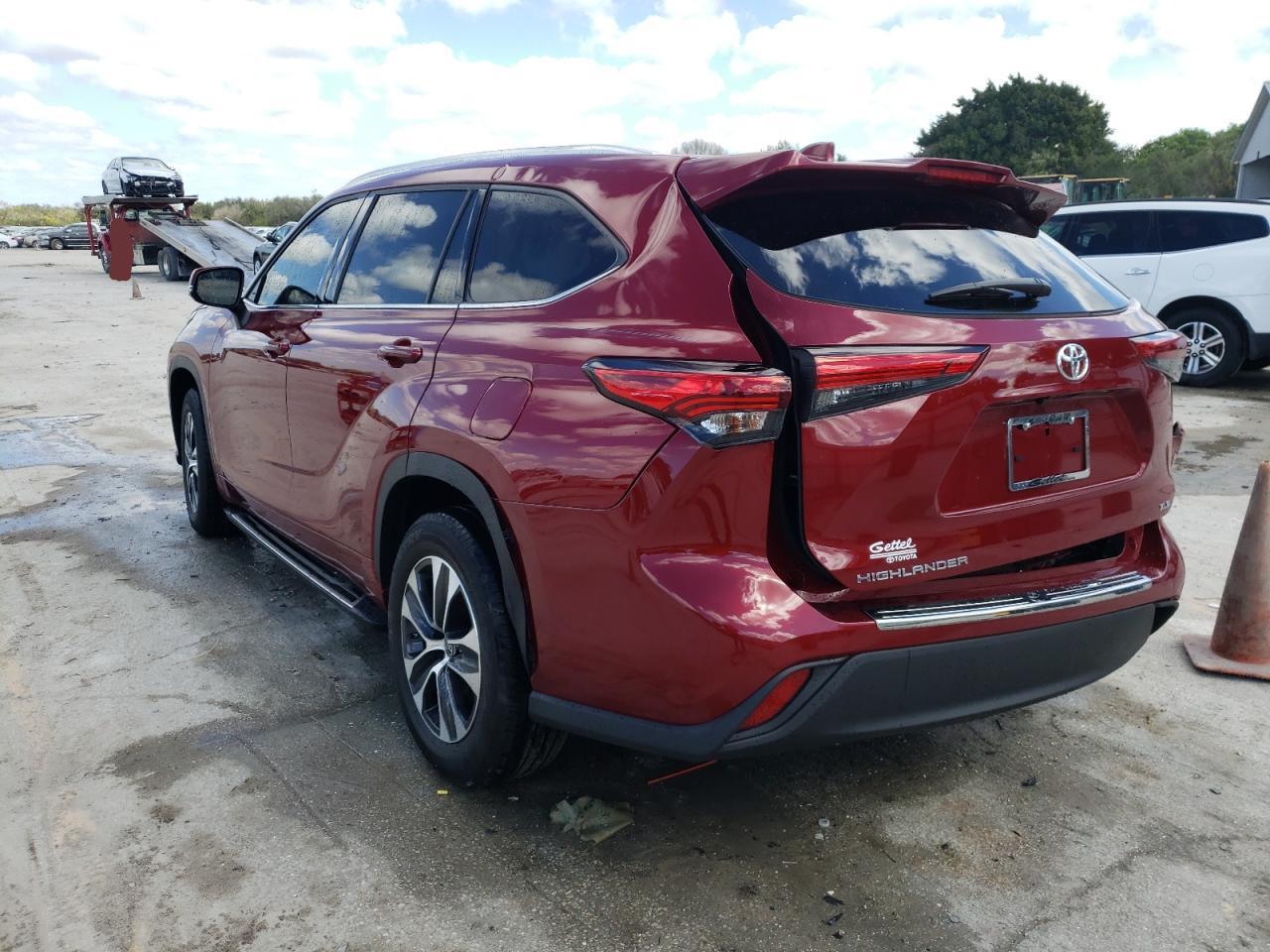 Photo 3 from auction – 2021 TOYOTA HIGHLANDER with VIN 5TDGZRAH5MS073882