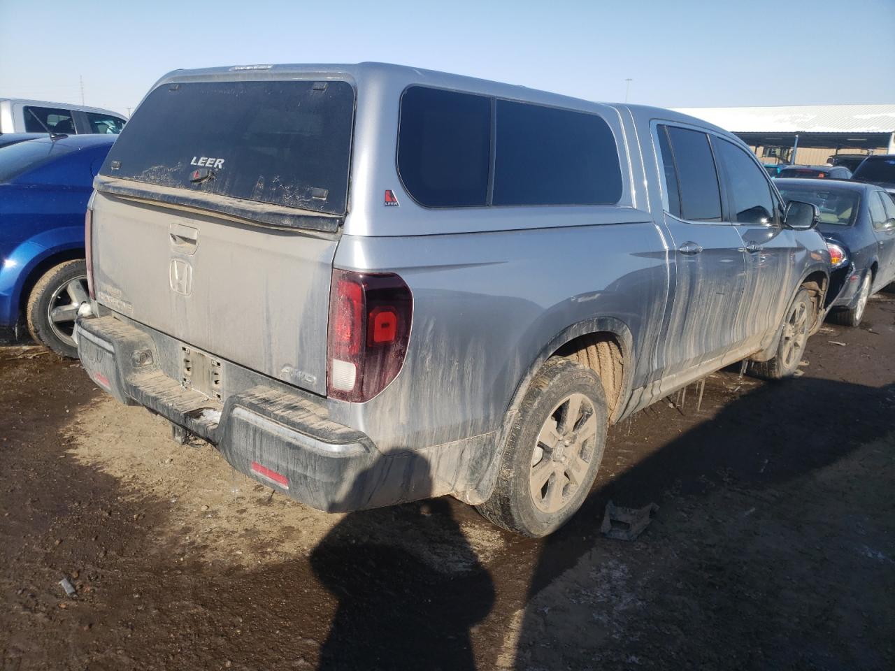 Photo 4 from auction – 2020 HONDA RIDGELINE with VIN 5FPYK3F55LB029282