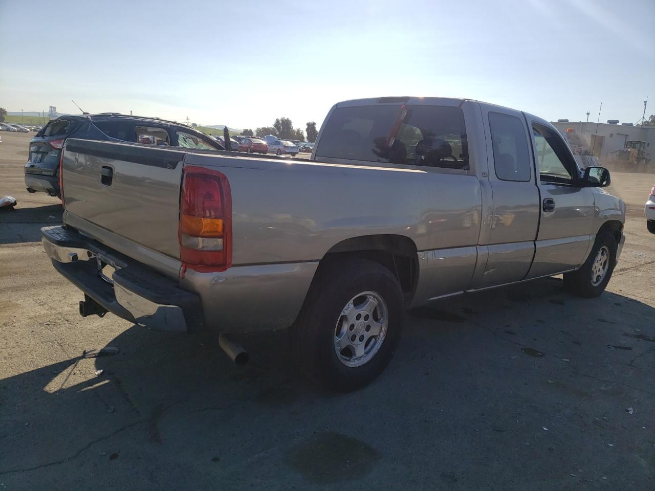 Photo 4 from auction – 2001 CHEVROLET SILVERADO with VIN 2GCEC19TX11379188