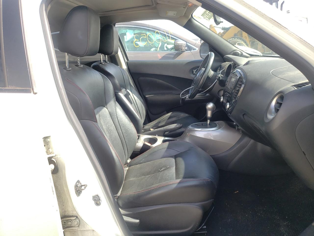 Photo 5 from auction – 2011 NISSAN JUKE S with VIN JN8AF5MR8BT017160