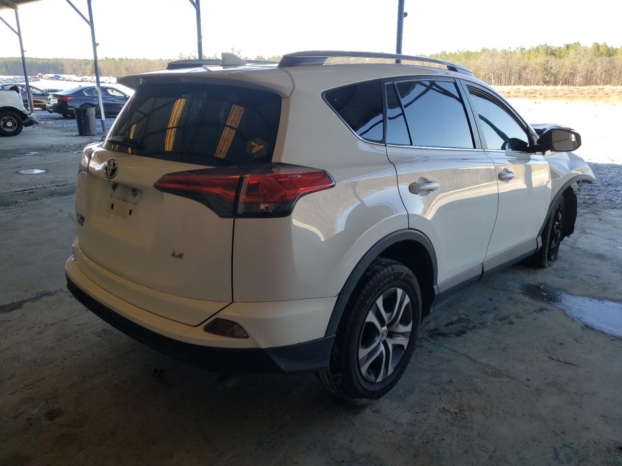 Photo 4 from auction – 2017 TOYOTA RAV4 LE with VIN 2T3ZFREVXHW348734
