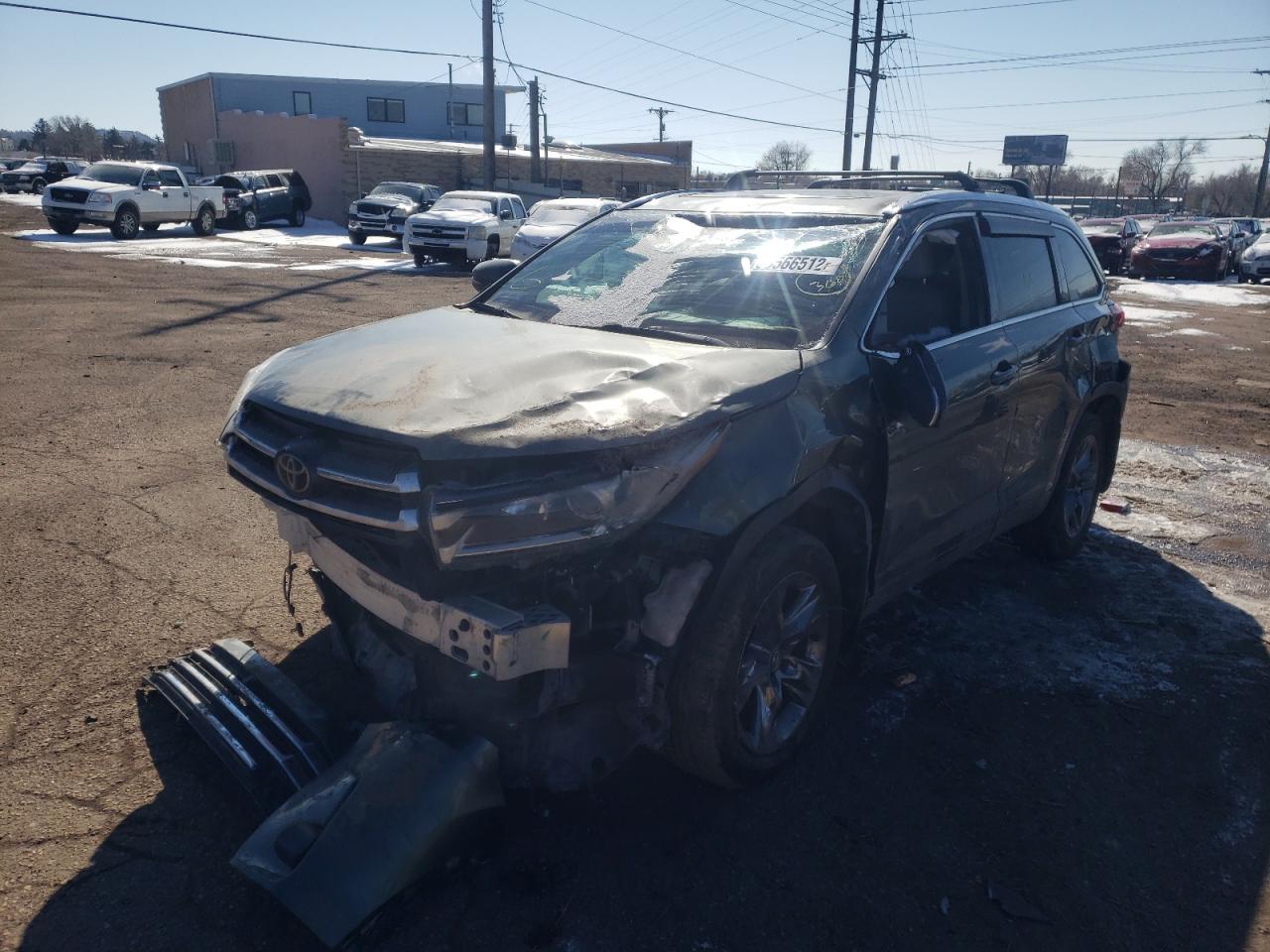 Photo 2 from auction – 2018 TOYOTA HIGHLANDER with VIN 5TDDZRFH7JS882596
