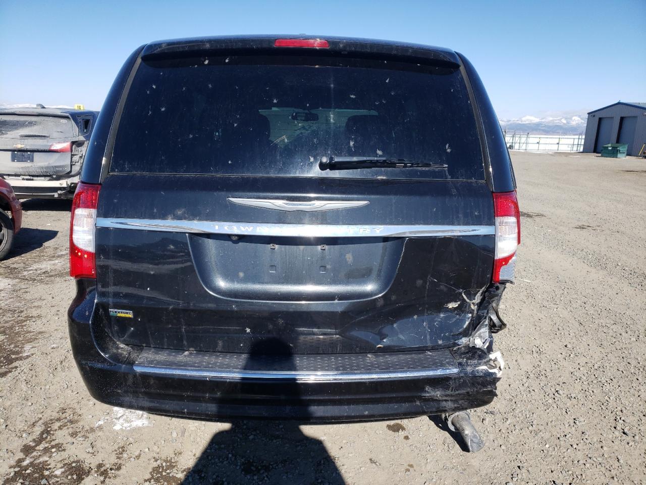 Photo 9 from auction – 2015 CHRYSLER TOWN & COU with VIN 2C4RC1BG6FR552356