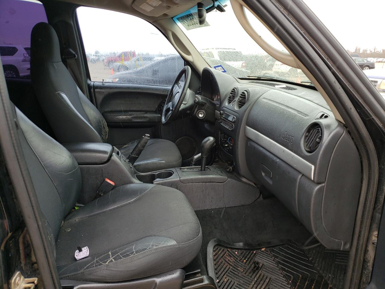 Photo 5 from auction – 2003 JEEP LIBERTY RE with VIN 1J4GL38K83W567713