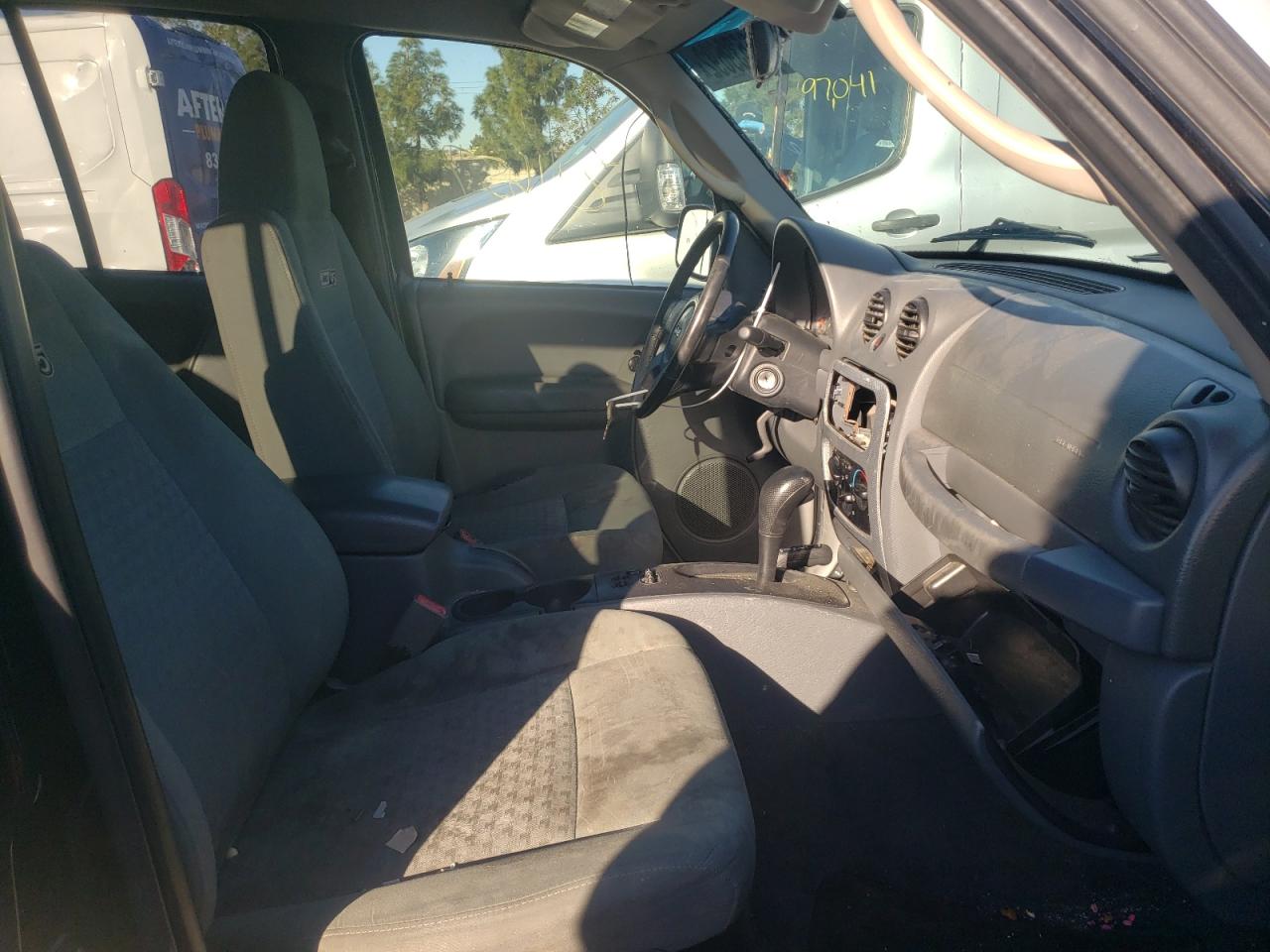 Photo 5 from auction – 2006 JEEP LIBERTY SP with VIN 1J4GL48K76W227219