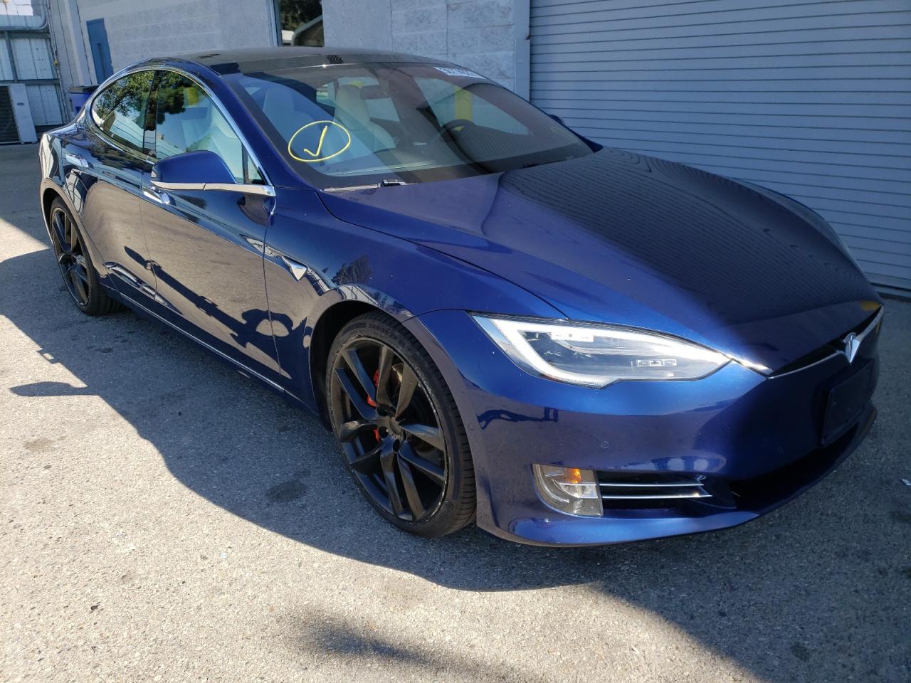 TESLA MODEL S 2018 with VIN 5YJSA1E43JF282810 - Photo from auction