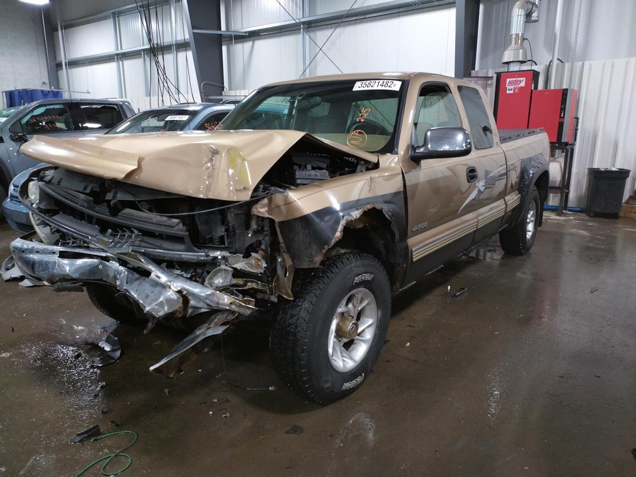 Photo 2 from auction – 1999 CHEVROLET SILVERADO with VIN 1GCEK19V4XE186613