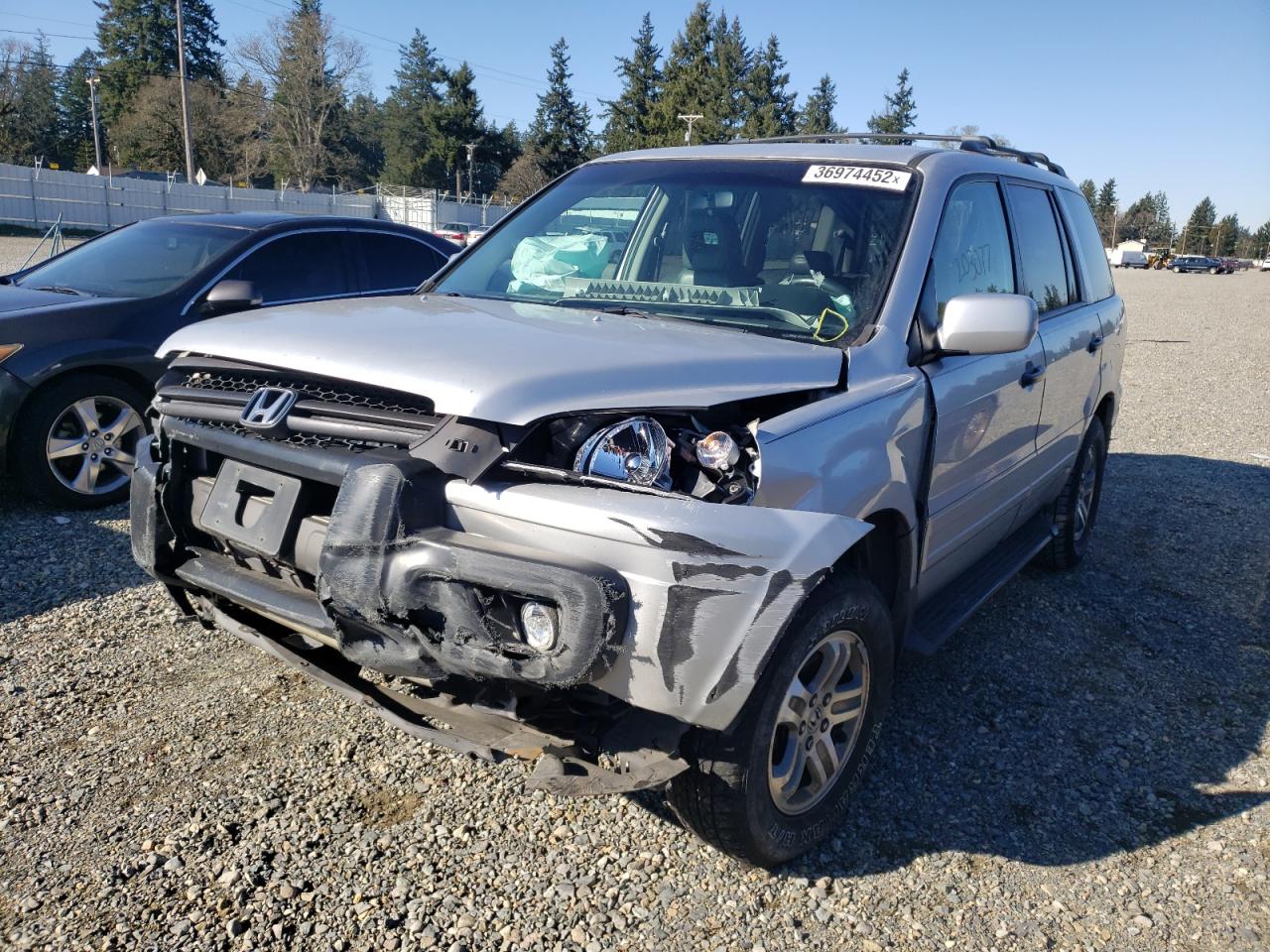 Photo 2 from auction – 2004 HONDA PILOT EXL with VIN 2HKYF18554H519495