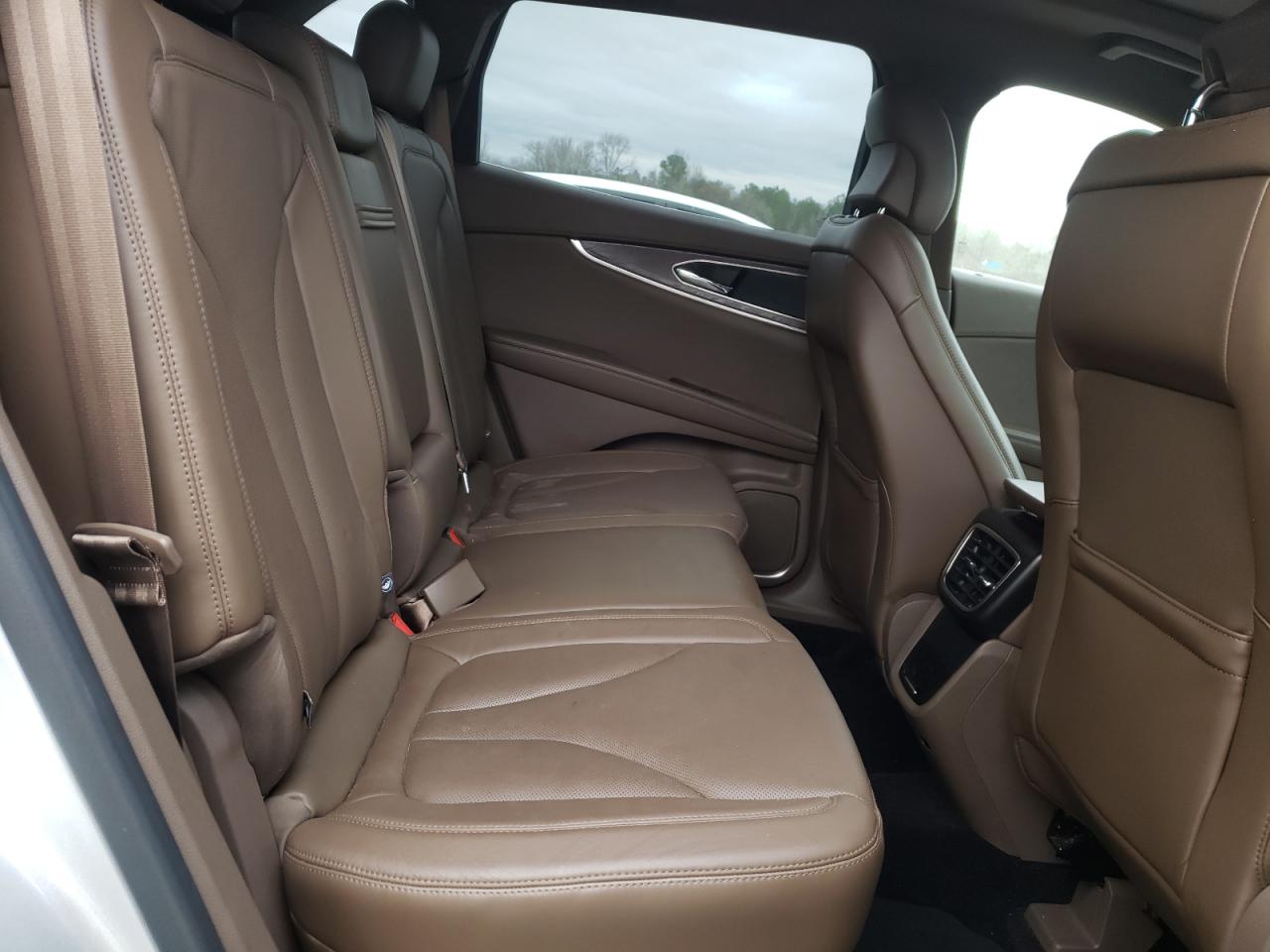 Photo 6 from auction – 2016 LINCOLN MKX RESERV with VIN 2LMTJ8LRXGBL67077