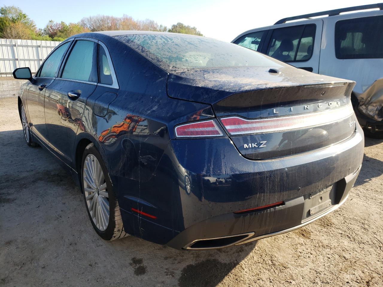 Photo 3 from auction – 2017 LINCOLN MKZ RESERV with VIN 3LN6L5FC1HR632934