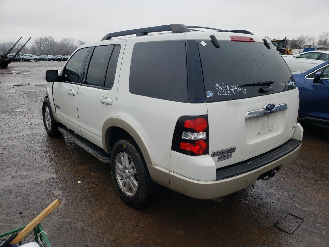 Photo 3 from auction – 2008 FORD EXPLORER E with VIN 1FMEU74E08UB06053