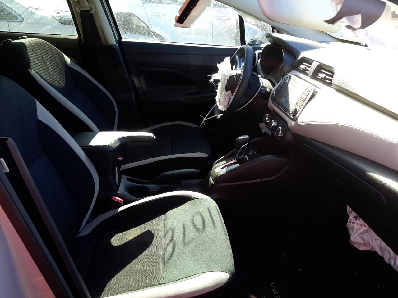 Photo 5 from auction – 2020 NISSAN VERSA with VIN 3N1CN8EV7LL849764