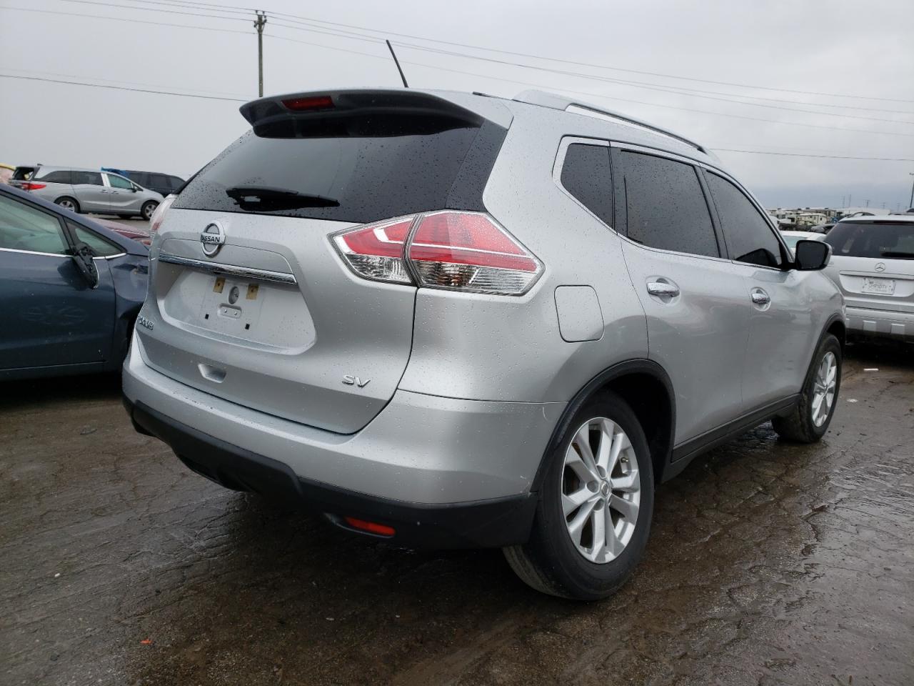 Photo 4 from auction – 2015 NISSAN ROGUE S with VIN KNMAT2MT7FP500233